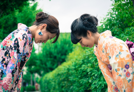 Ungkapan Sopan Santun Aisatsu dalam Bahasa Jepang